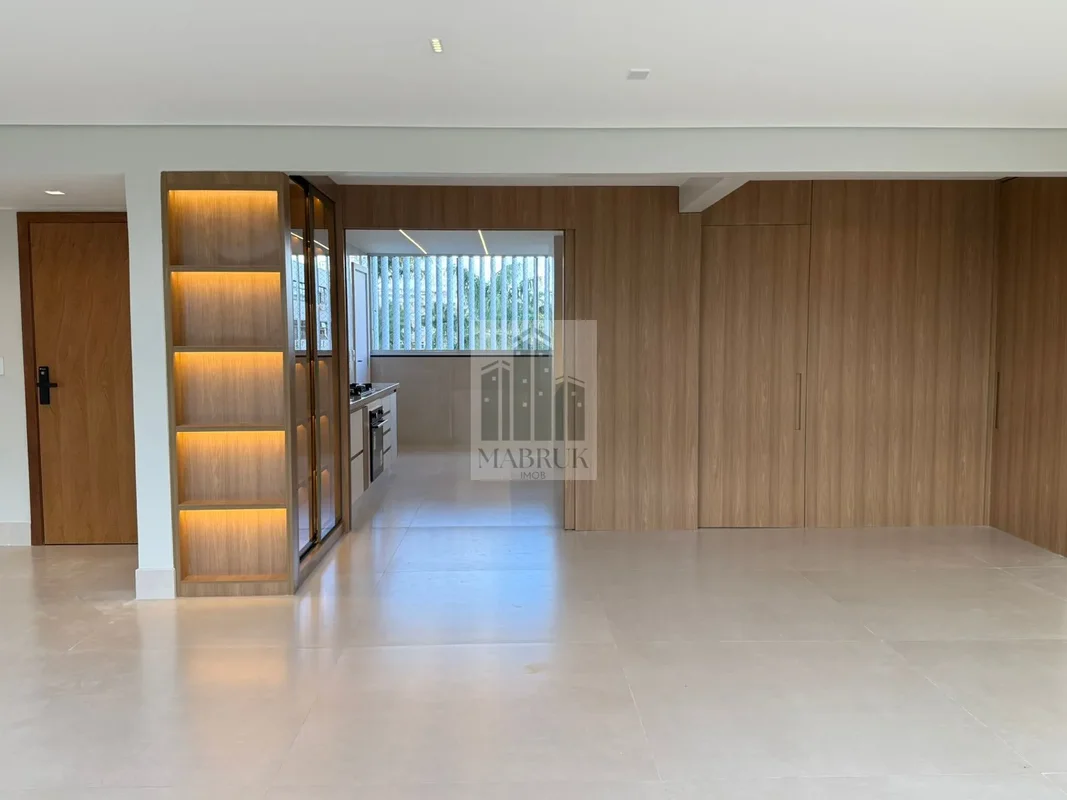 FAÇO PARCERIA MEIO A MEIO!PRÉDIO E APTO 100% REFORMADO!Excepcional Apartamento S...