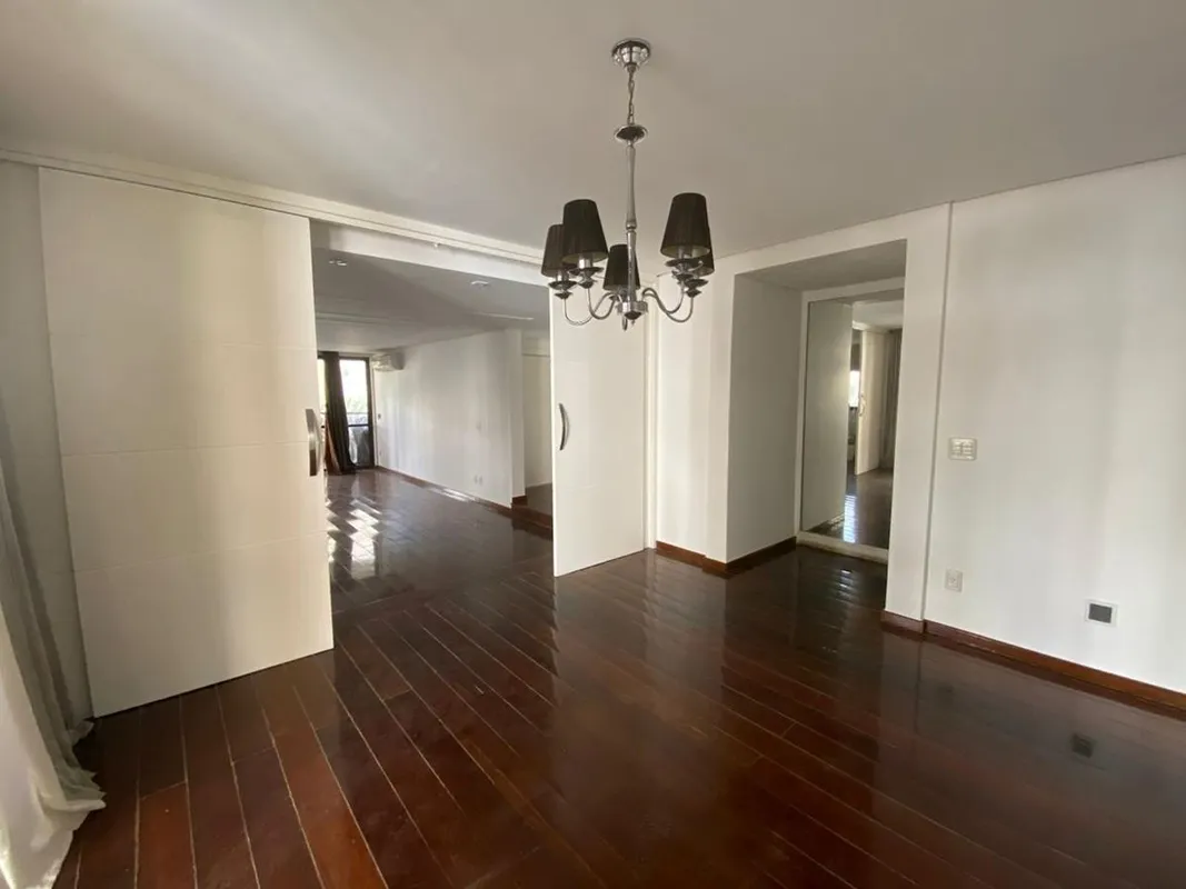 Excelente apartamento localizado T-5 próximo Parque Vaca Brava, Setor Bueno, Goi...
