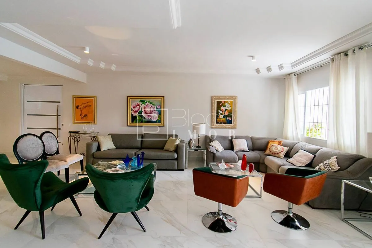Morar e receber na SHIS QI 29 com espaço verde para plantar e colher! São 638m² ...