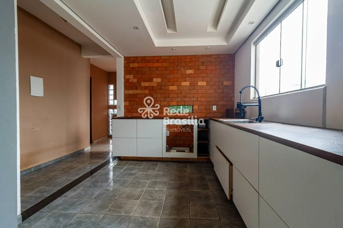 TH34564 - Qnm 34 - Casa 02 quartos, 100m². Agende sua visita! Imóvel com sala, h...