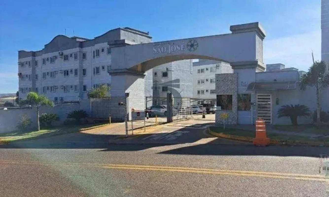 Apartamento no 3º Andar com aproximadamente 55m², contendo: 02 Quarto sendo 01 s...