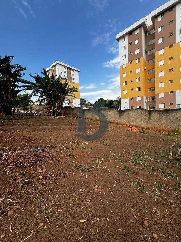 Chácara com aproximadamente 2.000m² de terreno e 78m² de área construída, conten...