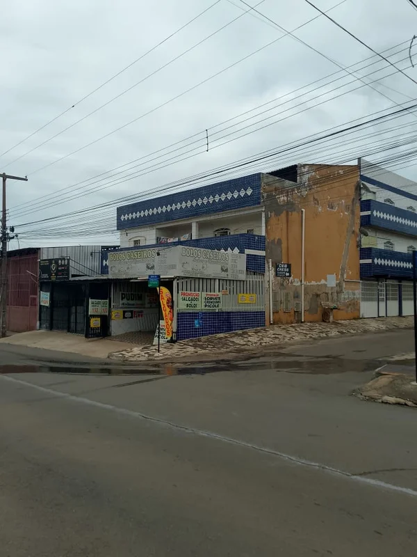 Prédio de Esquina com Renda – Excelente Oportunidade para InvestidorImóvel versá...