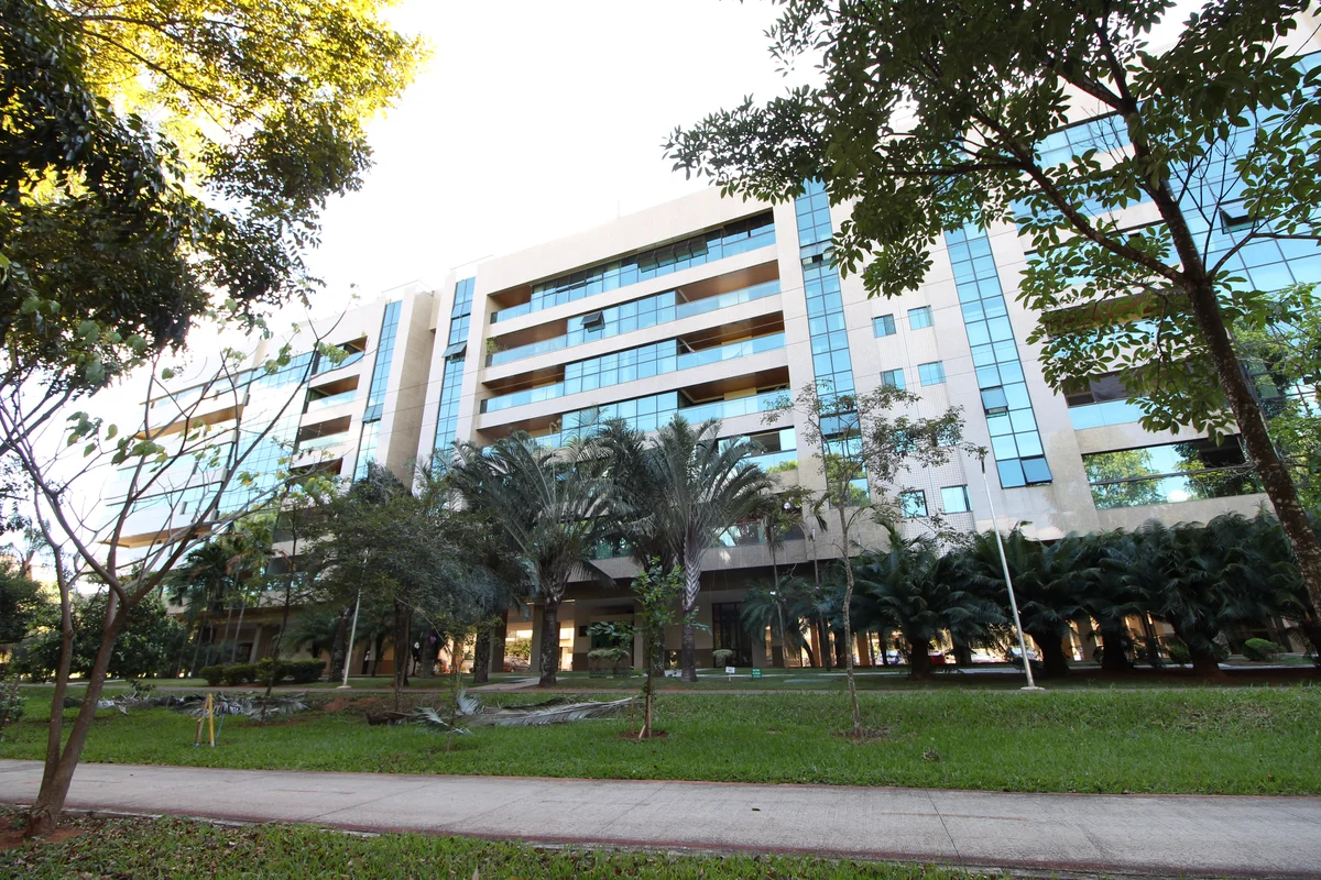 SQN 209 - Ed. Paço Imperial 4 quartos 4 suítes e 2 Vagas 201,60 m², Nascente e l...