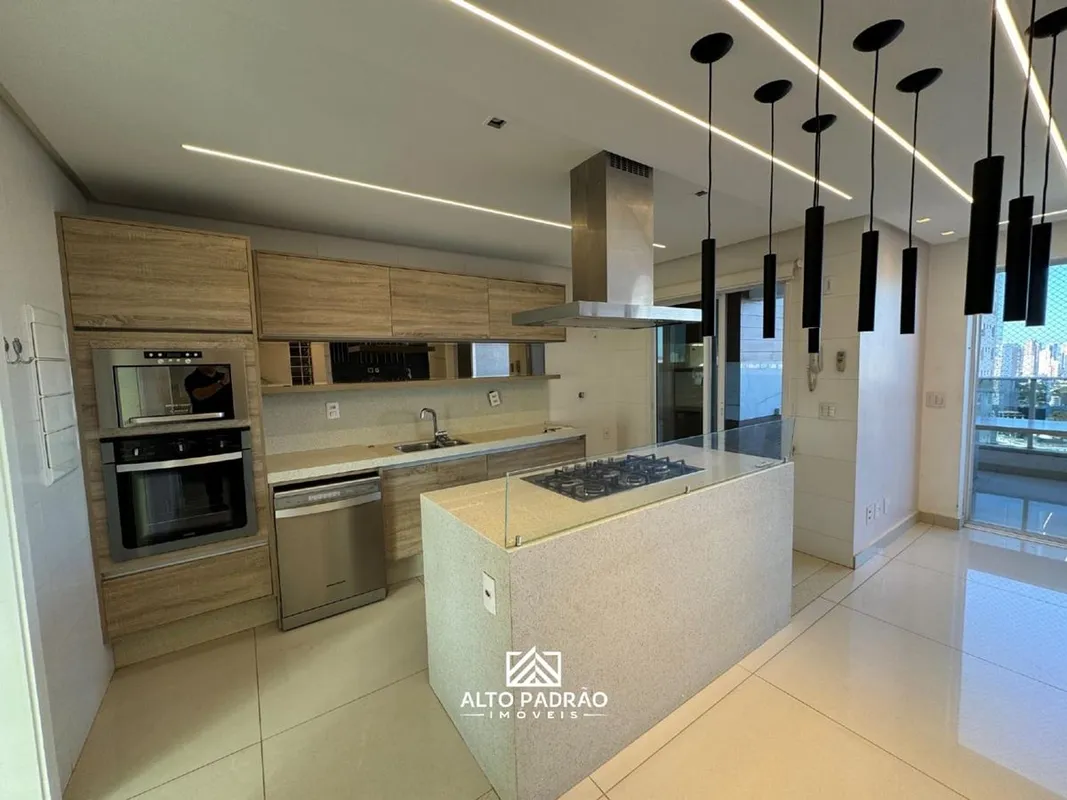 Duplex de 157m² com 2 suítes, amplos closets e todo climatizado. Excelente área ...