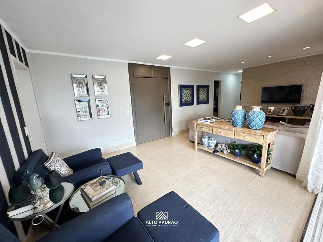 Apartamento com 3 Suítes e Vista Privilegiada para a Praça T-23 - Setor BuenoVal...