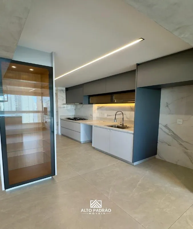 Apartamento 138,28m² de área privativa, 3 suítes, 2 vagas de garagem + escaninho...