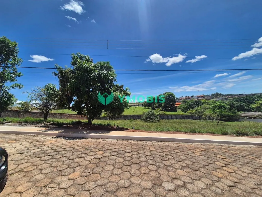 Imagine viver cercado pela natureza, com o silêncio e a tranquilidade do campo, ...