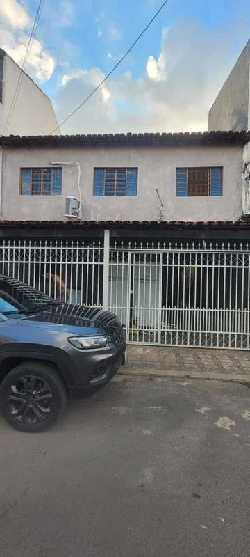Sobrado Amplo com Dois Pavimentos Independentes na Candangolândia – QR 3 Conjunt...
