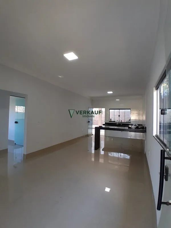 Magnífica casa de 3/4 sozinha no lote com área gourmet com churrasqueira e lavab...