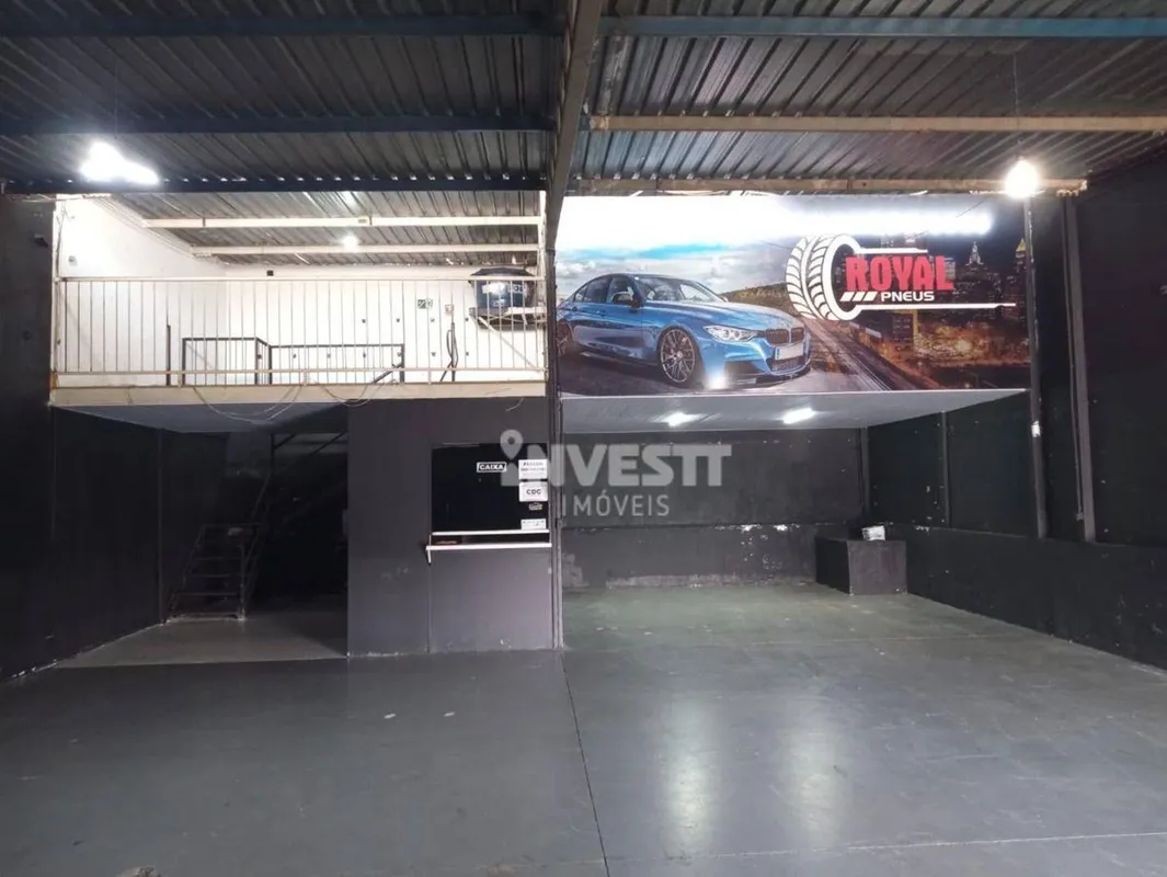 LOCALIZAÇÃO:Prédio comercial situado em região valorizada da Vila Mauá, com fáci...