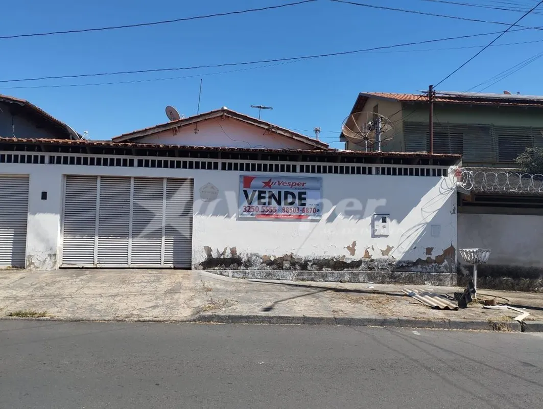 Casa à venda com 3 quartos sendo uma suíte no Setor Água Branca em Goiânia. Imóv...
