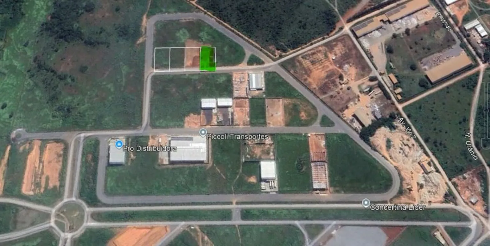 Terreno industrial com 2.800m², sendo 40 metros de frente, área totalmente plana...