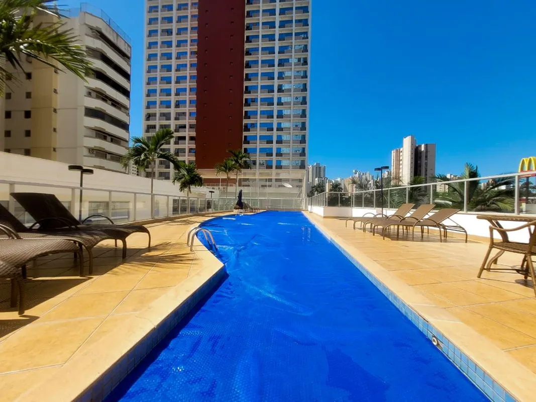 Apartamento de 170m², andar alto, com 03 suítes amplas, 05 banheiros, varanda go...