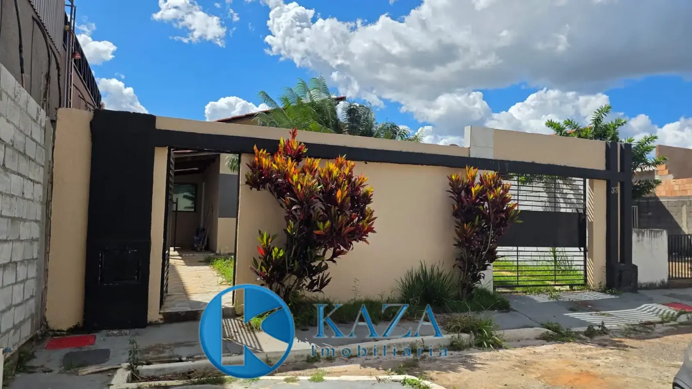 Casa aconchegante e bem distribuída, composta por 3 quartos, sala, 3 banheiros e...