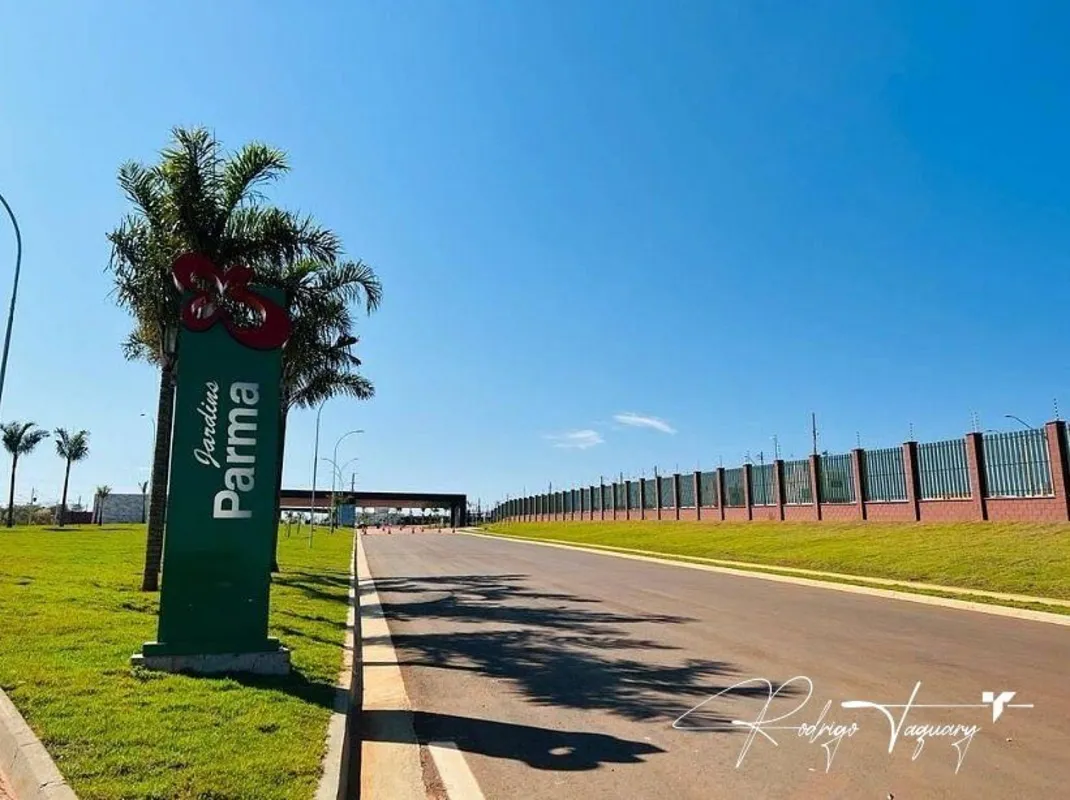 Lote à venda no Jardins Parma, Senador Canedo, com 264,92 m², terreno plano e pr...