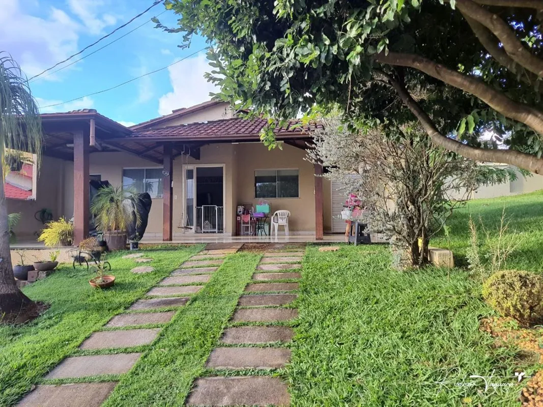 Casa à venda no Residencial Monte Verde, em condomínio fechado com lazer complet...