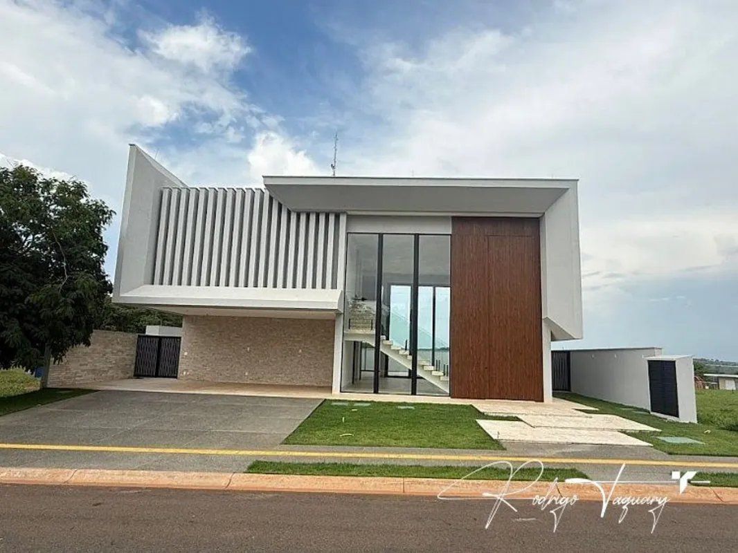 Sobrado de alto padrão à venda no Plateau D’or Privilege, em Goiânia, com 510,68...