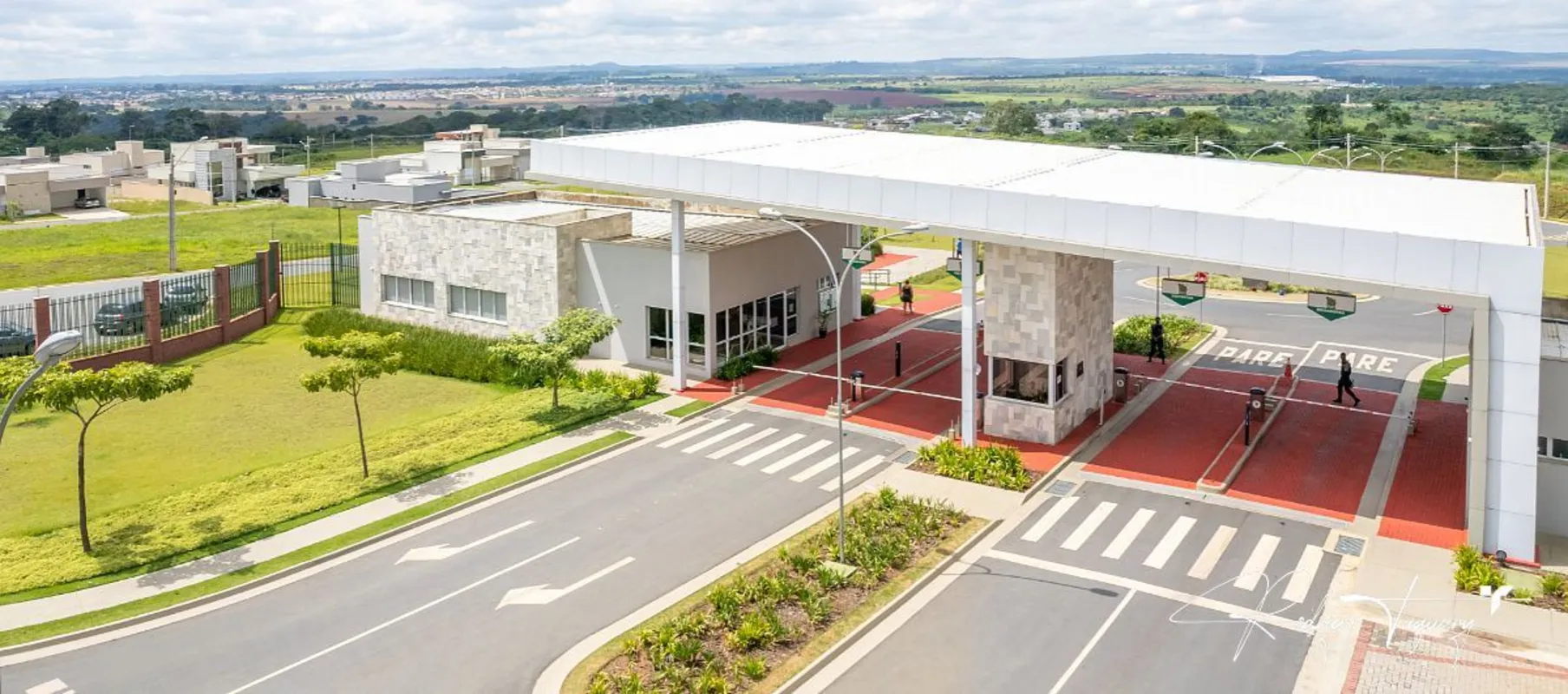 Lote residencial à venda no Jardins Nápoles, em Senador Canedo, com 360,46 m² de...