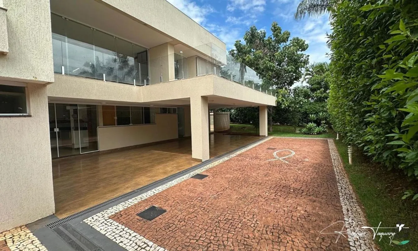 Sobrado espaçoso à venda no Aldeia do Vale, com projeto funcional, ambientes bem...