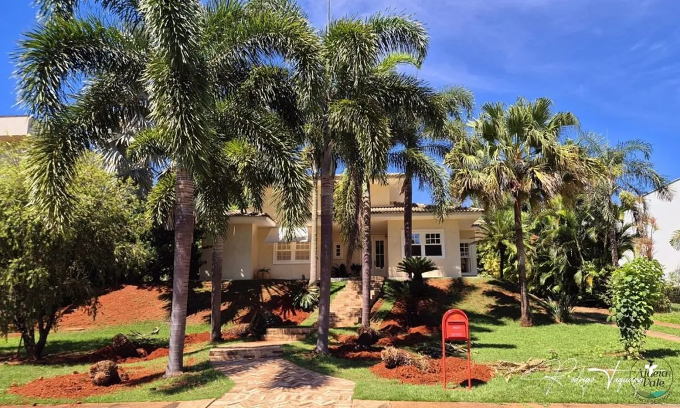 Casa térrea à venda no Aldeia do Vale, em Goiânia, com projeto elegante em estil...
