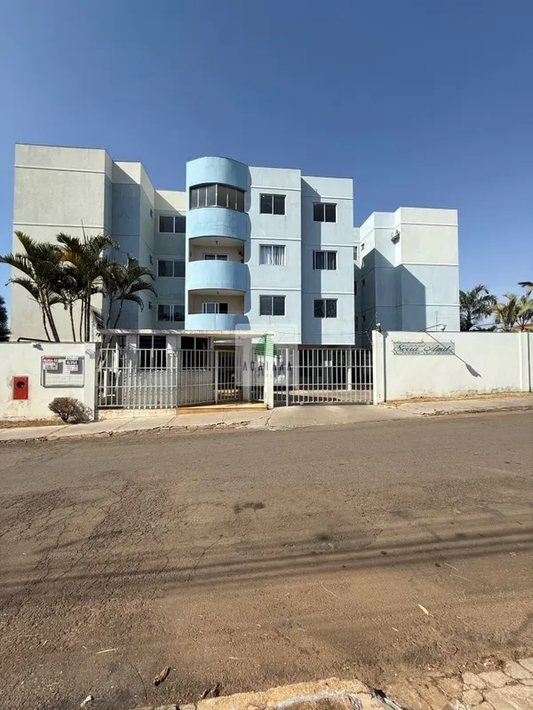 apto excelente iluminação natural e boia ventilação , varanda ampla, sala empaço...