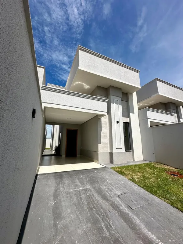 Casa térreaÁrea total: 180m²Área construída: 106m²3 quartos (sendo 1 suíte)Garag...