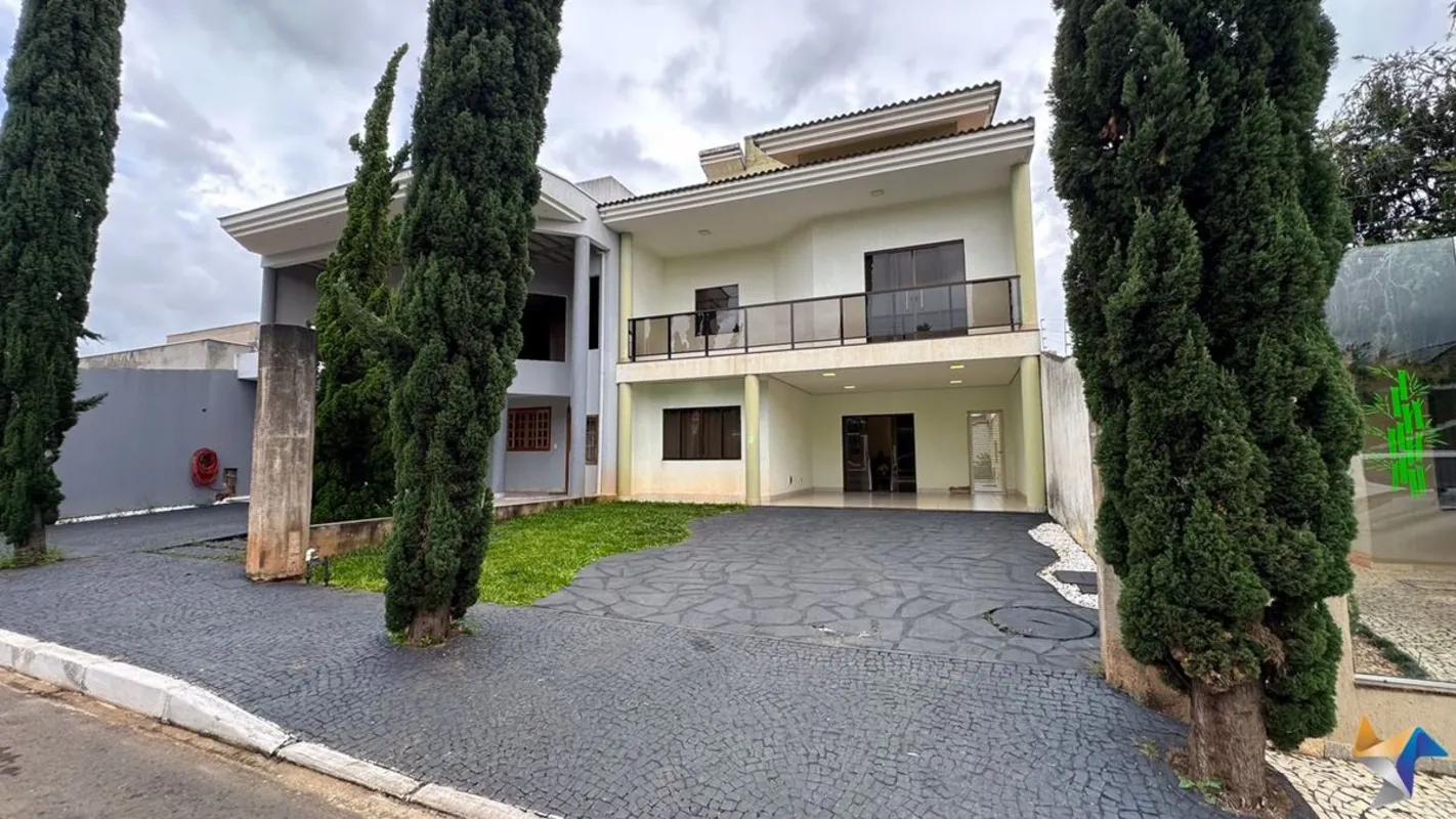 Casa Vicente Pires - 4 QuartosLinda casa, sobrado.Térreo: sala 2 ambientes, cozi...