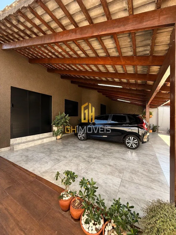 GH2175A casa possui 3 quartos, sendo 1 suíte3 banheirosGaragem para 3 carros- To...