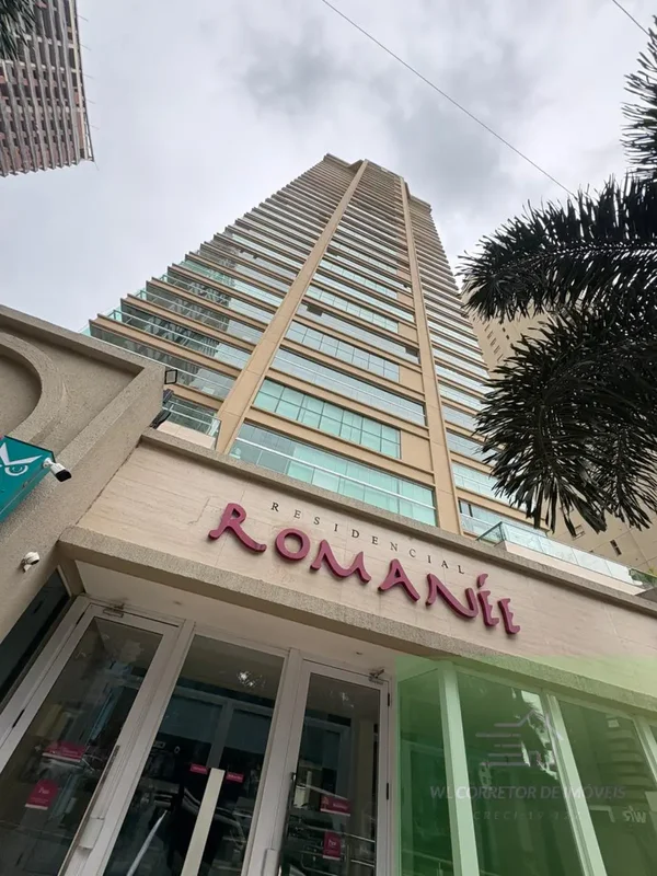 Aconchegante apartamento Duplex com 179 Mts², em uma das mais charmosas praças d...