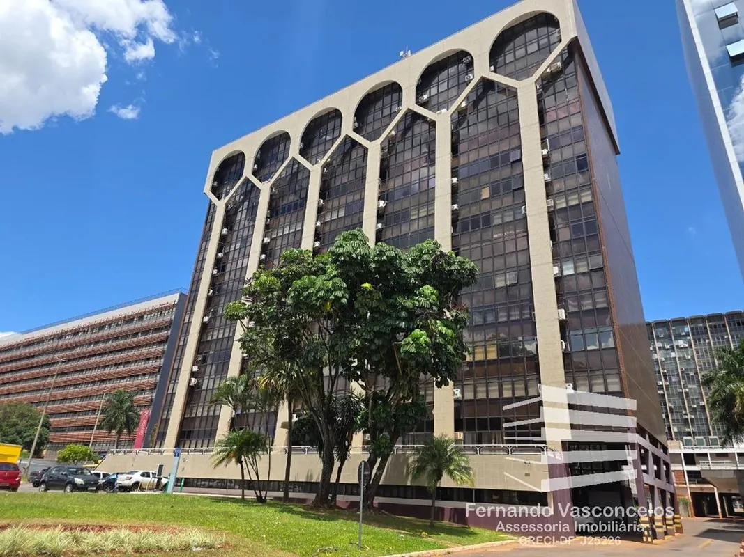 - Bloco Renomado, Edifício OAB - portaria 24 horas, controle de entrada, 03 elev...