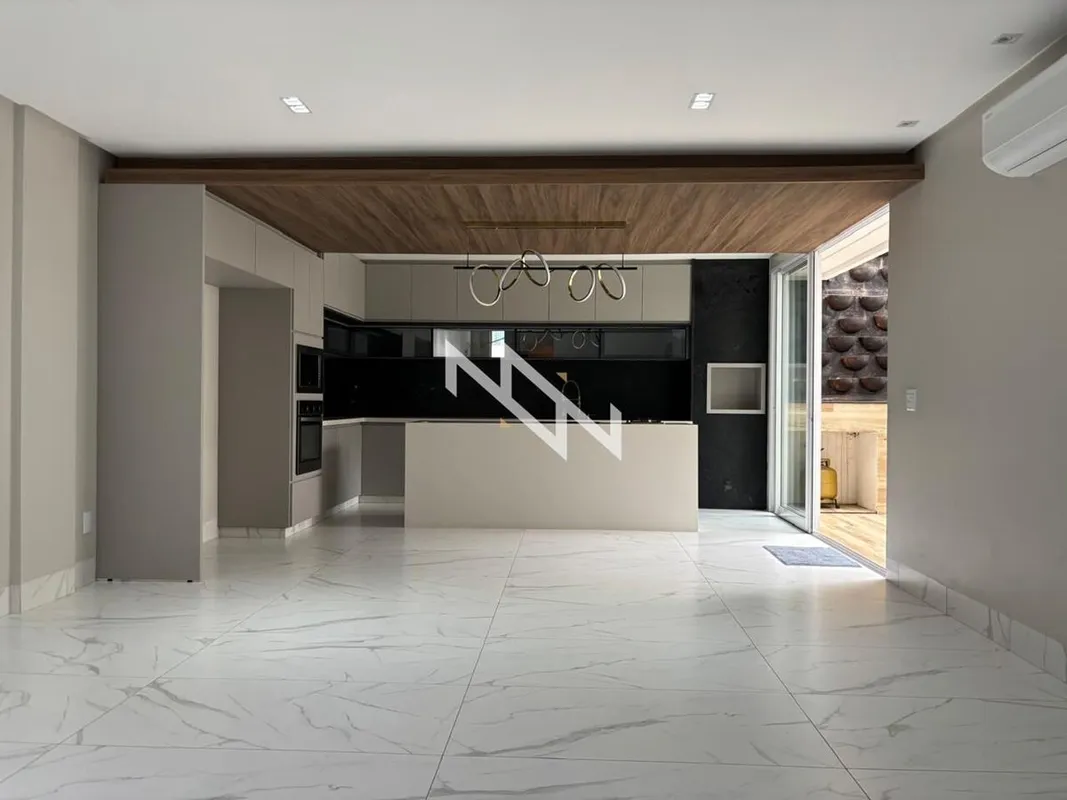 Sobrado à venda no Condomínio Gran Poeme, localizado no Chácaras Alto da Glória,...