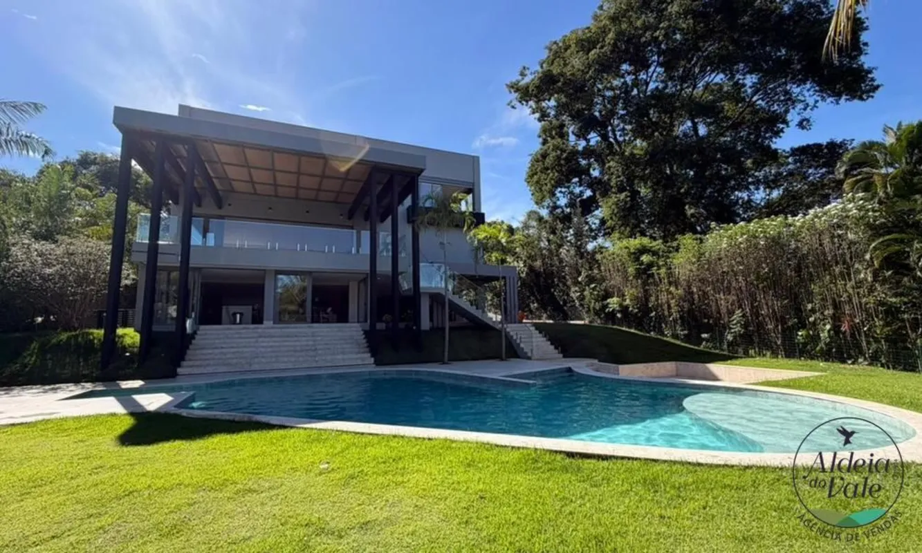 Sobrado mobiliado luxuoso e imponente com vista espetacular para o condomínio.Té...