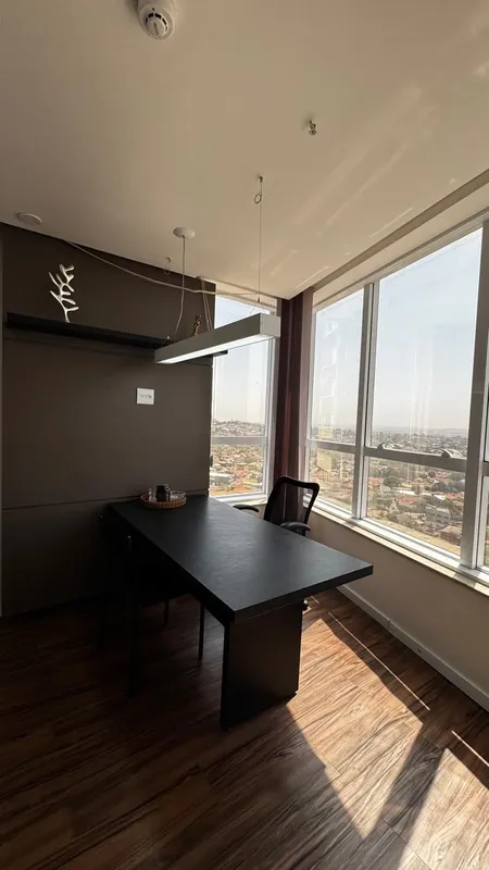 VENDO SALA COMERCIAL SHOPPING LOZANDES - BUSINESS TOWER- 42,6m2;- ?recepção;- ?d...