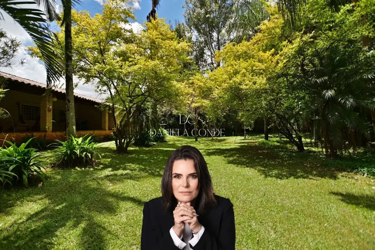 CHÁCARA RARA COM CÓRREGO AOS FUNDOS E ASFALTO NA PORTA – CONDOMÍNIO LAGO NORTEAp...