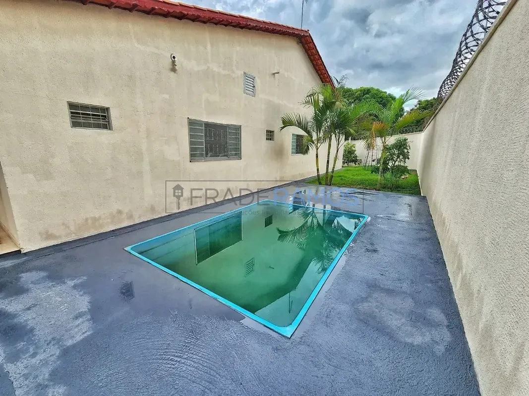 Casa à venda no Jardim Dom Bosco, em Aparecida de Goiânia, ideal para quem busca...