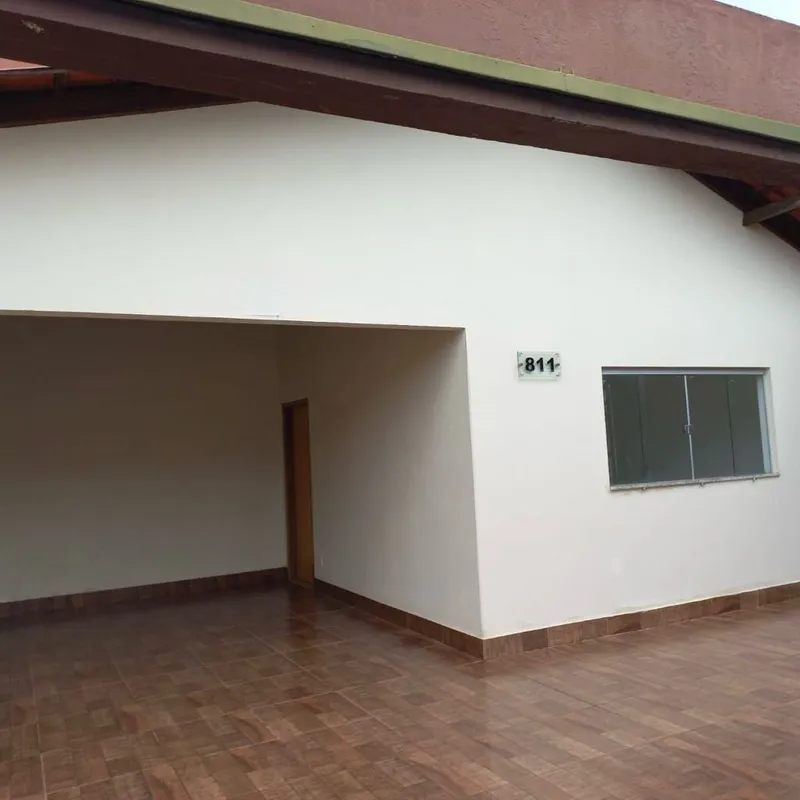 EXCELENTE OPORTUNIDADE EM ARAGUARI/MG. DUAS CASAS NO MESMO LOTE!Bairro Industria...