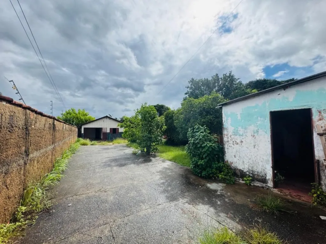 CASA 3 QUARTOS (1 SUÍTE), SALA, COZINHA, QUINTAL E GARAGEMCASA COM 3 QUARTOS, SE...