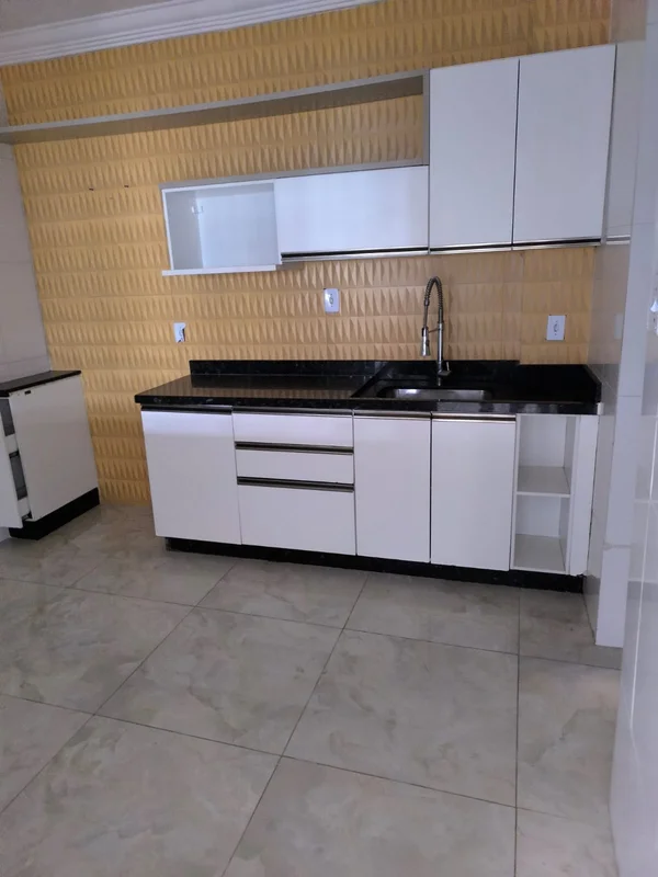 *Riacho Fundo I*Avenida Comercial*Apto 3Qts, sendo 1 Suíte**90m2*Cozinha amplaAr...