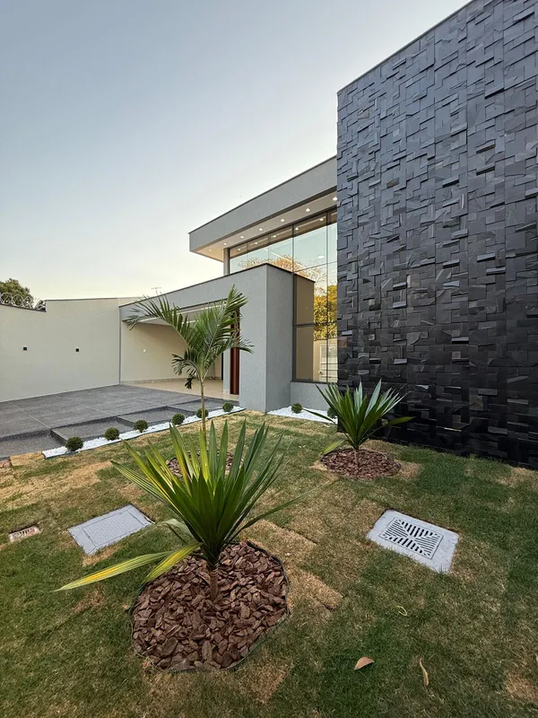 ?? Casa Alto Padrão – Residencial Itália | Goiânia-GO?? 218m² de construção | 36...