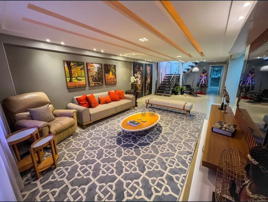 Cobertura Duplex com 5 Quartos e 4 VagasAmpla e completa, com 5 quartos (3 suíte...