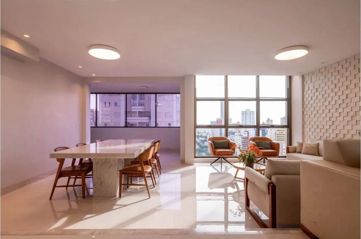 Duplex – Setor Bueno | 320 m²• 320 m²• Entrada privativa• 2 vagas paralelas• 2 e...