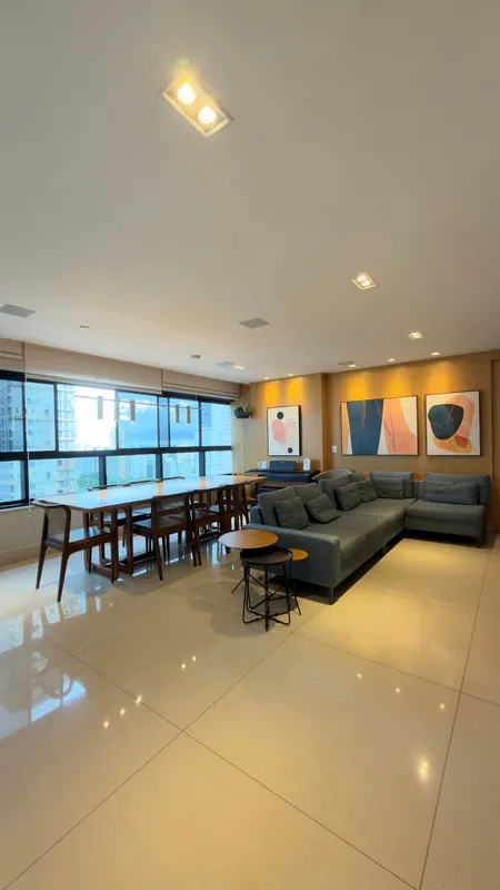 APTO COM 125 M2, DIVIDIDOS EM 3 SUÍTES (A PRINCIPAL COM CLOSET), INTEGRAÇÃO ENTR...