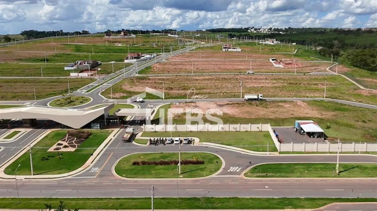 COD U-0029688 - VINHAS FLAMBOYANTDois excelentes terrenos (lado a lado) em condo...