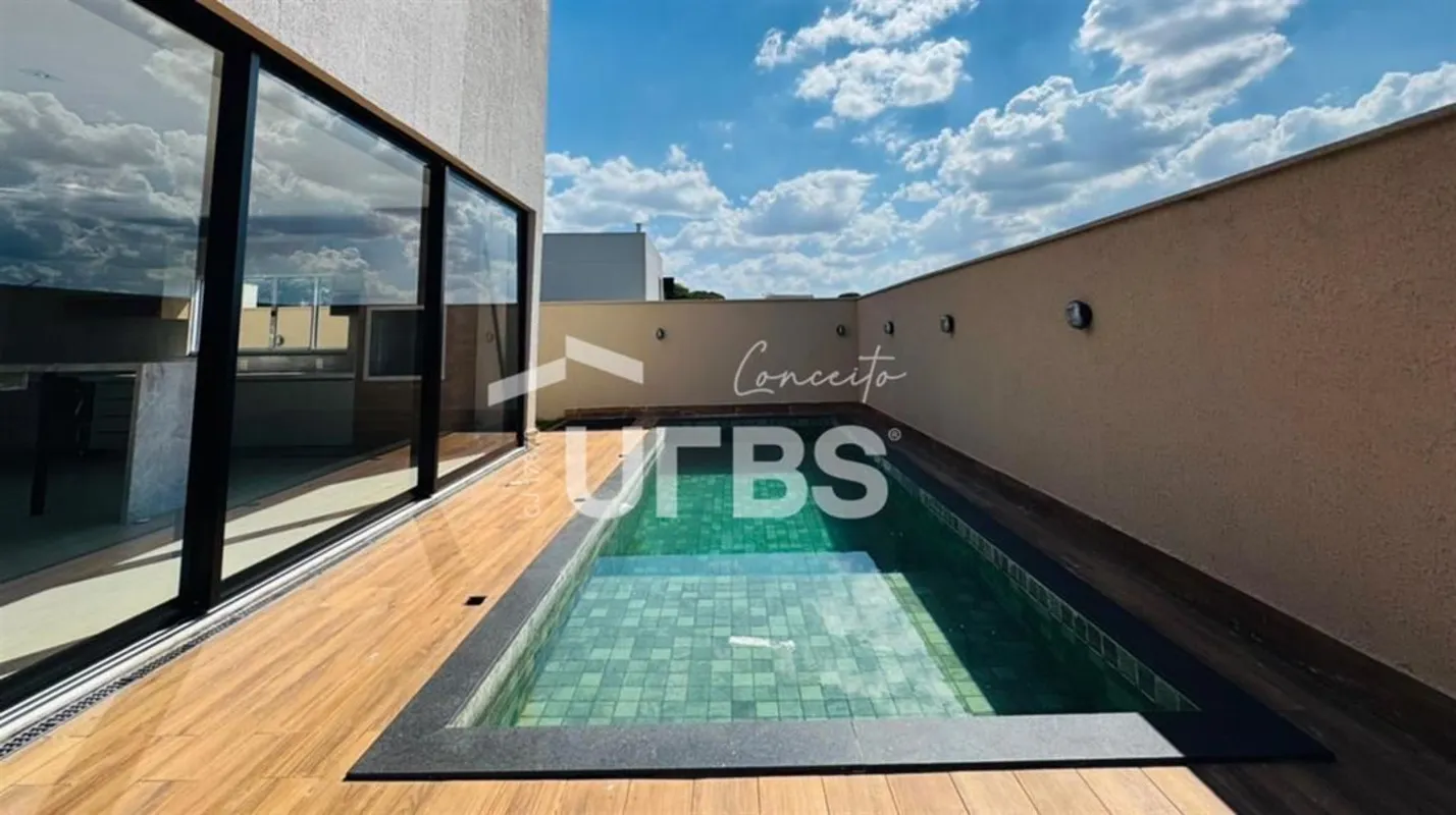 COD U-0028489 - Lote 416mConstrução 378m4 suítes, sendo a master com closet, ban...