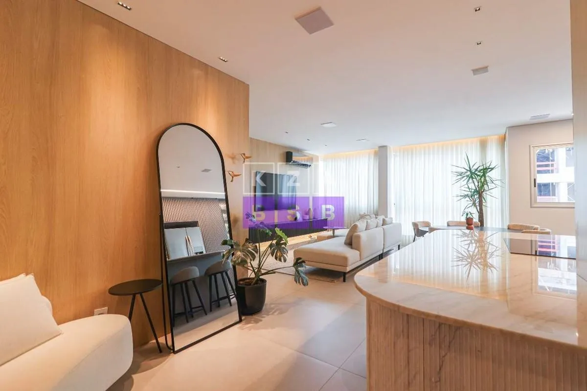 Apartamento sofisticado, com projeto assinado pela arquitetura de Milena Panhol ...