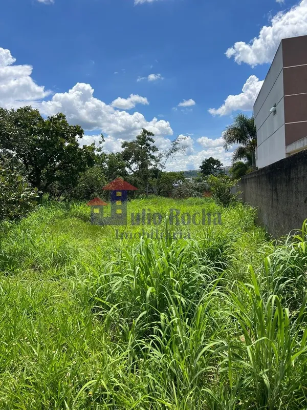 JULIO ROCHA IMOBILIÁRIA VENDE!LINDO LOTE DE 800m² NO CONDOMÍNIO OURO VERMELHO 1,...