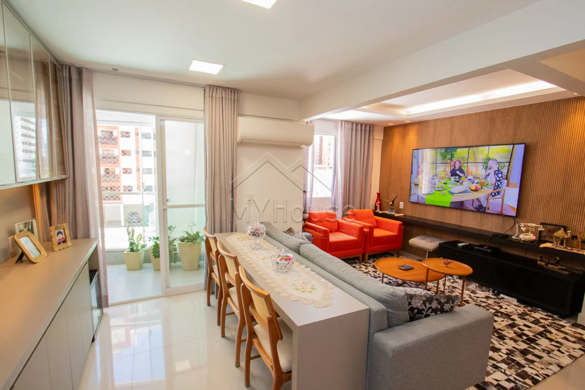 Apartamento Reformado com 96m² de área útil;Vista Livre, Vazado, 4° andar com Vi...