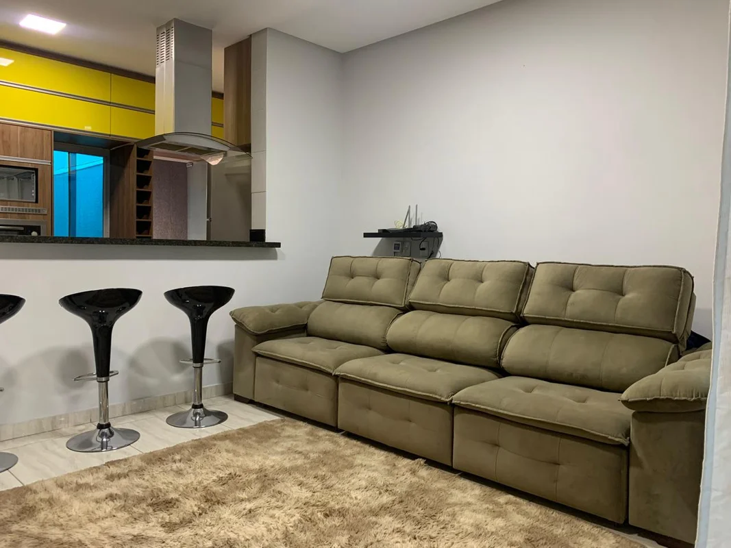 Descubra uma casa acolhedora na Rua Rio Pardo, localizada no encantador bairro R...