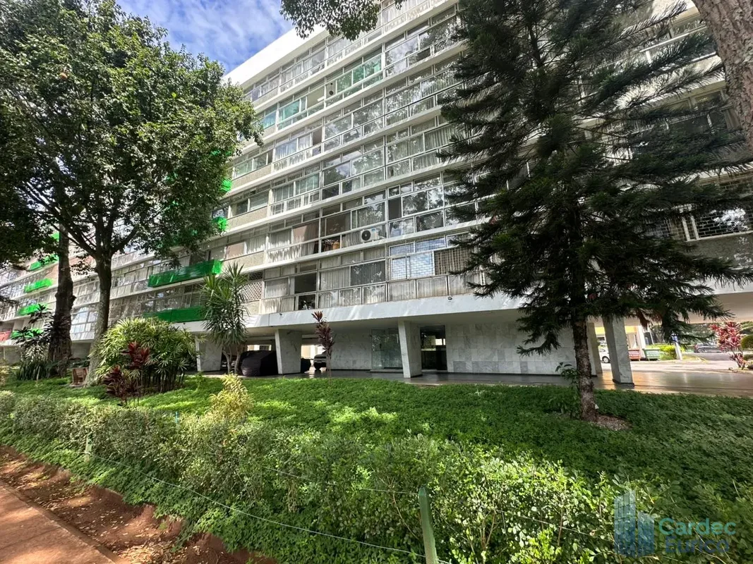 LOCAÇÃOApartamento com 140 m ² 3 quartos, sendo uma suíte com closet, todos clim...